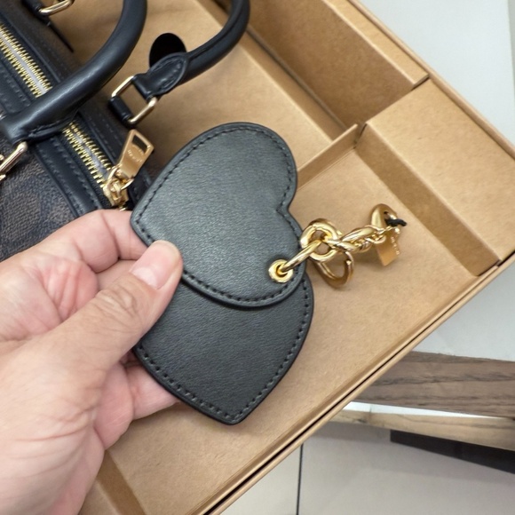 Coach Boxed Mini Rowan Crossbody Bag And Mirror Bag Charm Set CCL59 - Picture 9 of 12